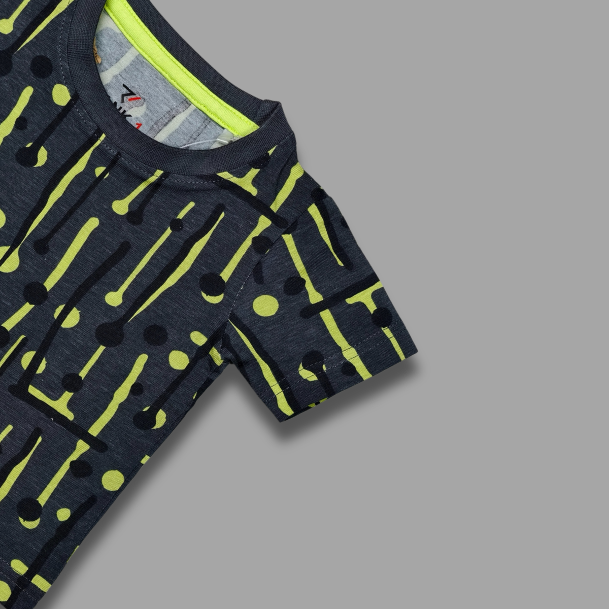 Kids' Geometric Pattern Cotton T-Shirt - Modern & Playful - Image 2