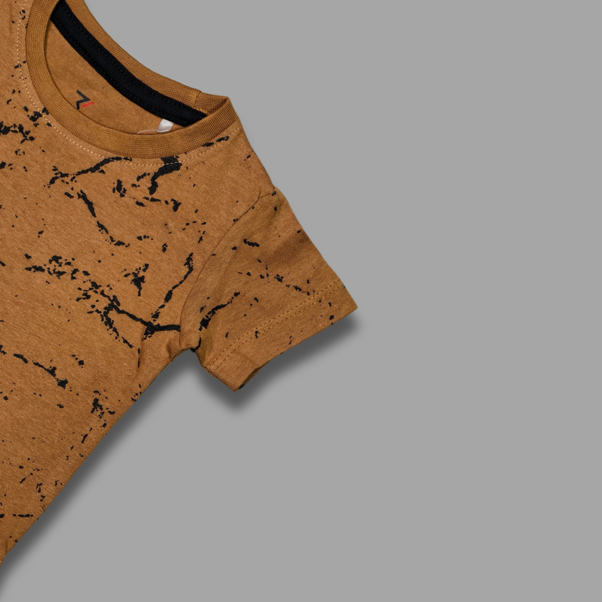 Artistic Brown Splatter Pattern T-Shirt - Image 2