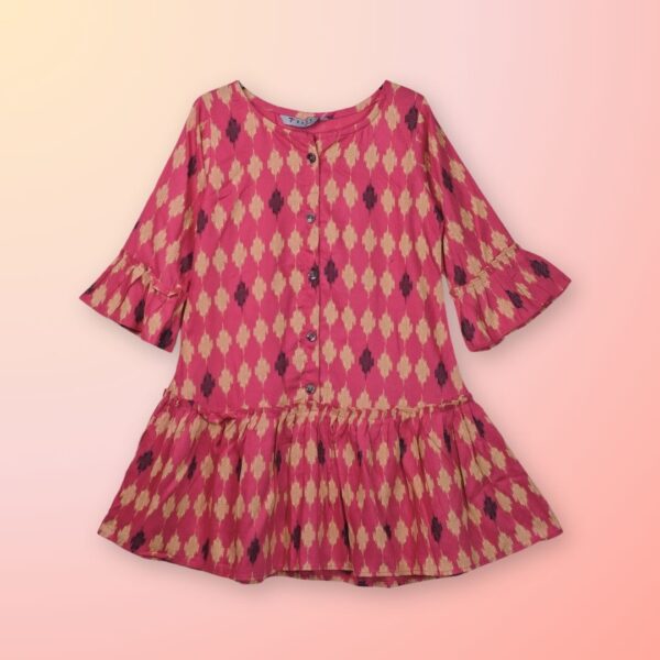 Pink Diamond-Patterned Ruffle Dress – Stylish & Charming